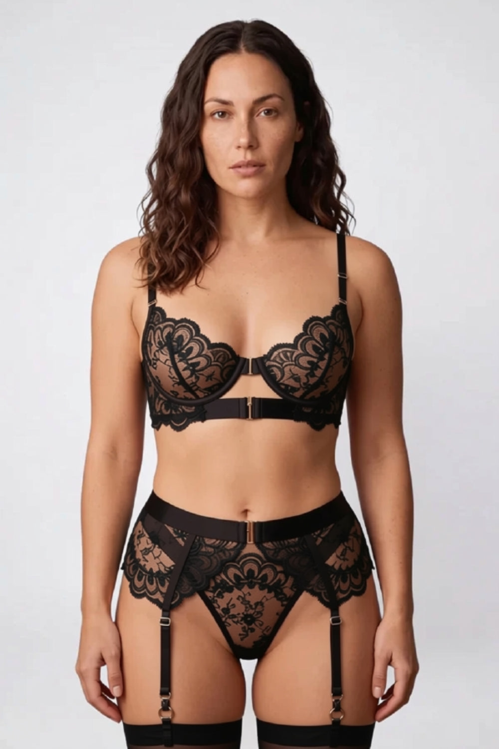 Scalloped lace contrast – Four-piece lingerie set