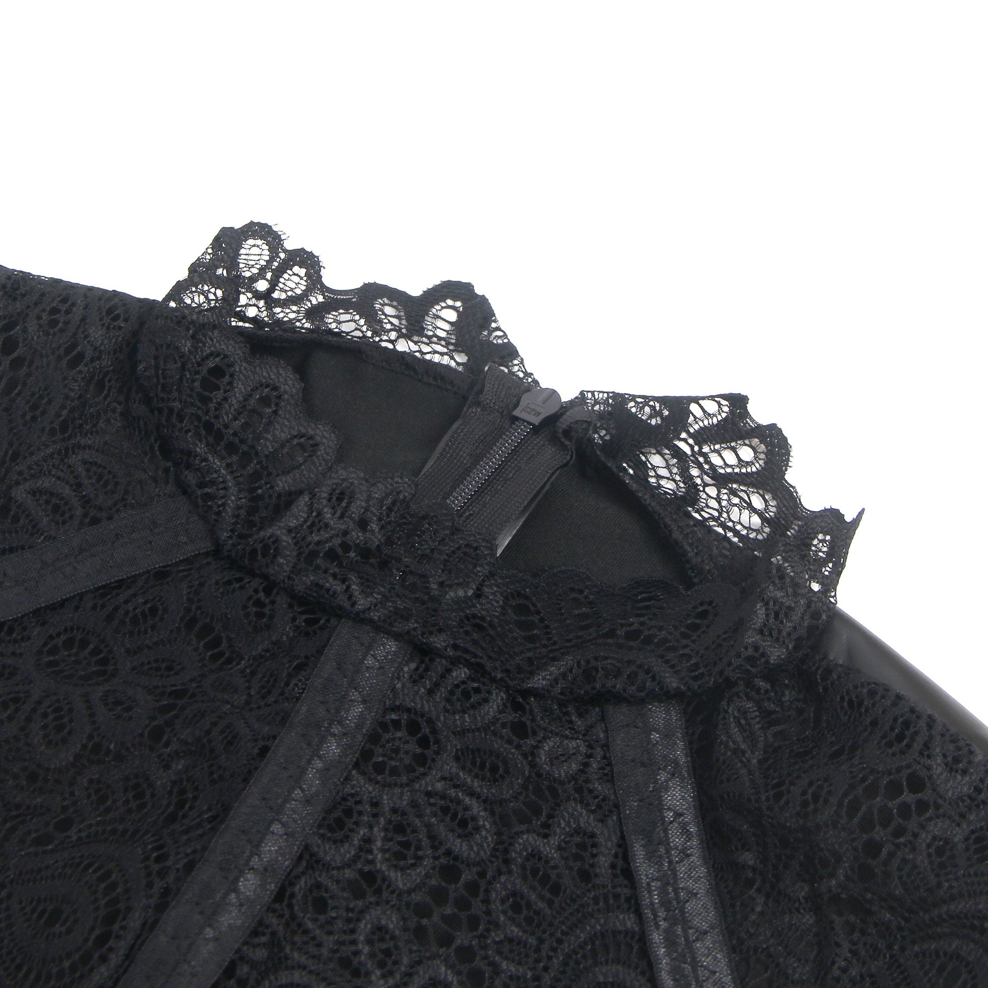 Lace high-neck silhouette – Mini dress