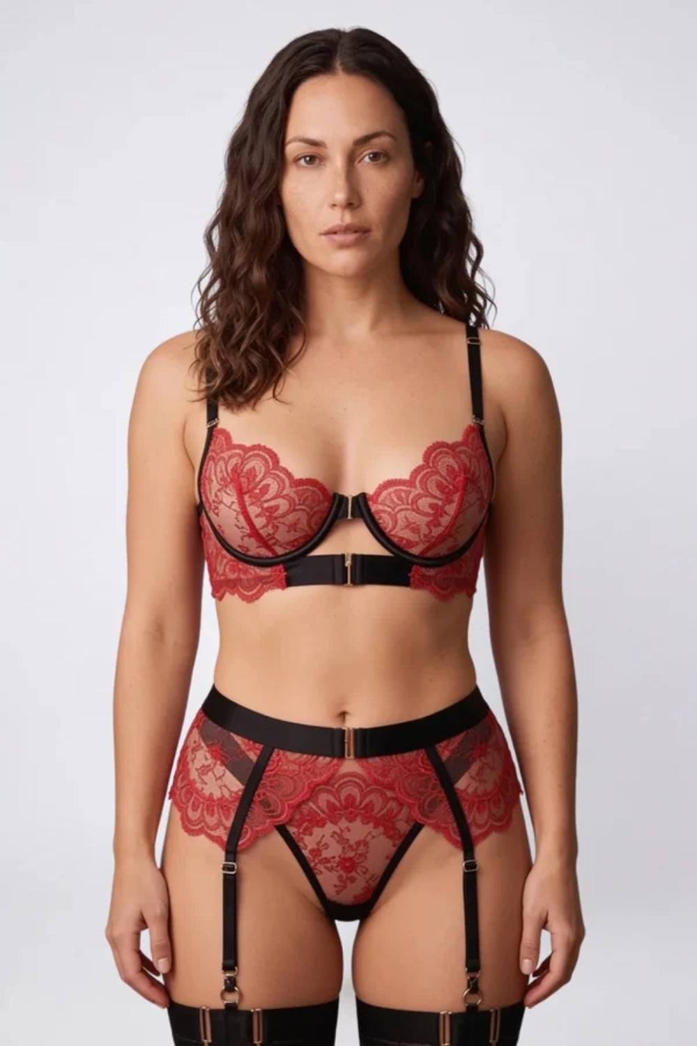 Scalloped lace contrast – Four-piece lingerie set