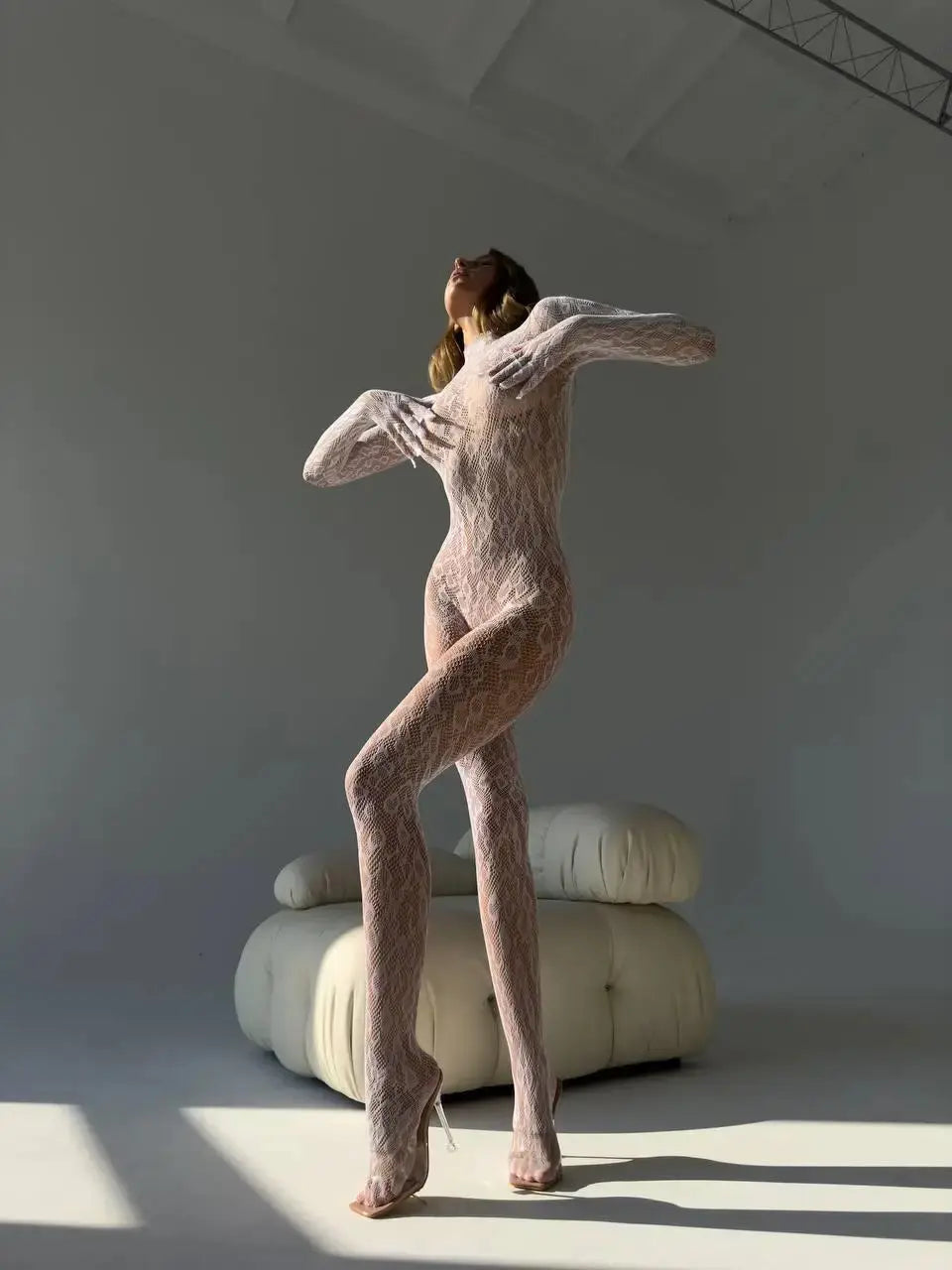 Floral lace open-back – Stockings